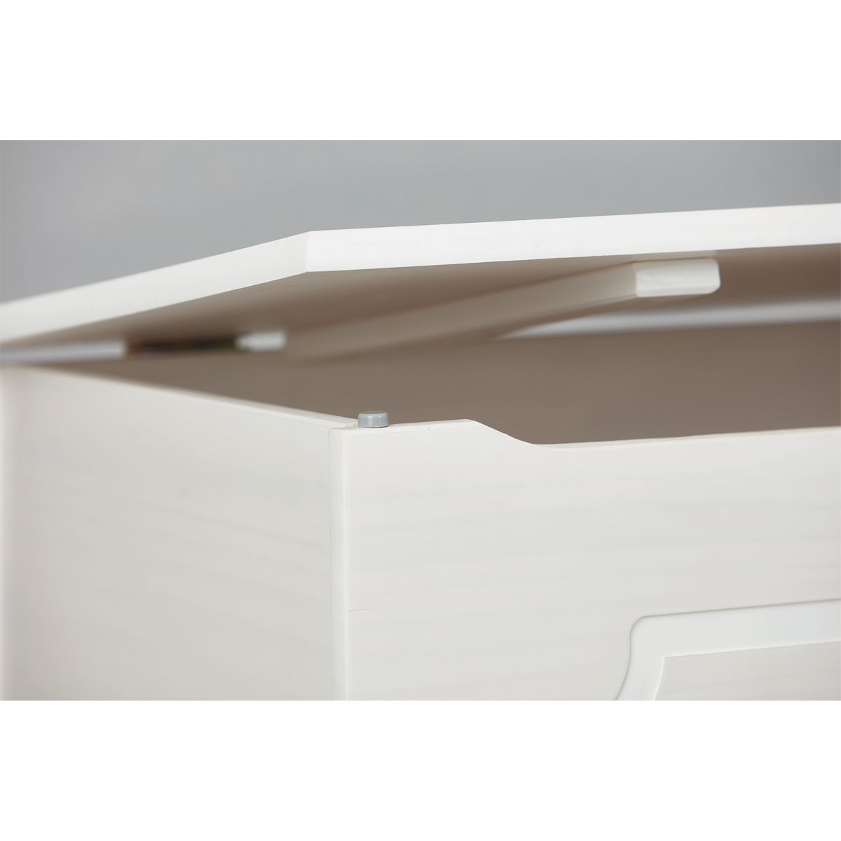 Inter Link Massivholztruhe „Emel“, weiß lackiert, 89x53x47 cm Bild 4