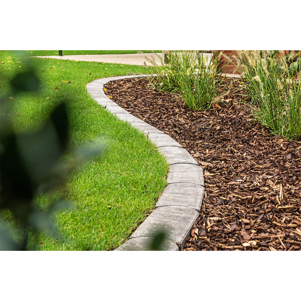 Rasenmähkante 24 x 12 x 4 Muschelkalk Bild 2