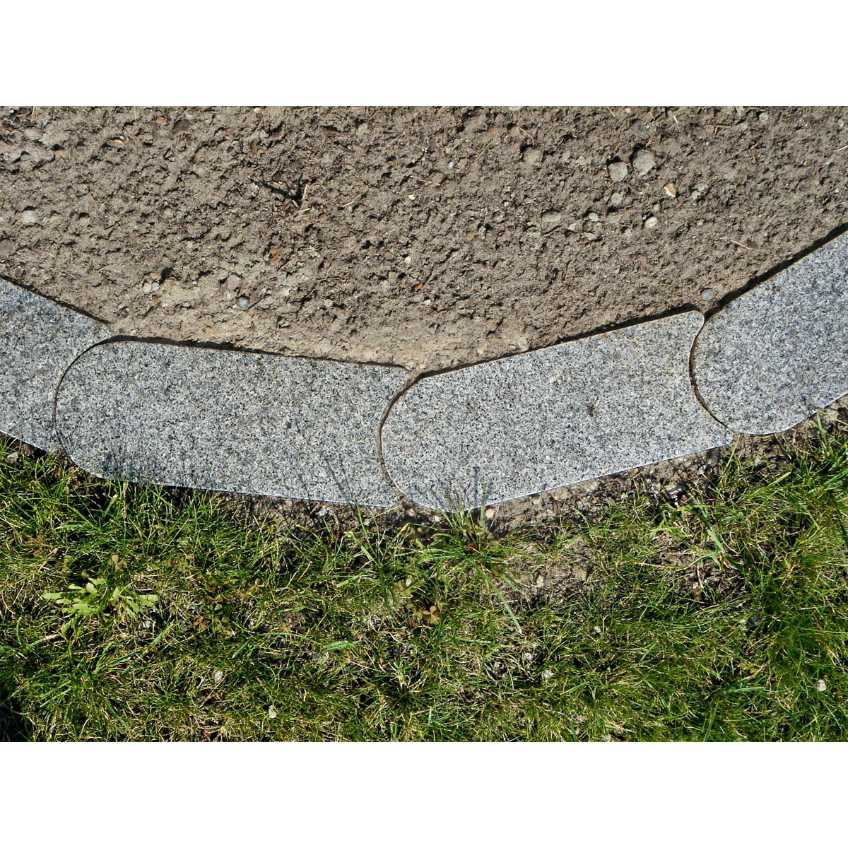 Mähkante Granit 24 x 10 cm Bild 3