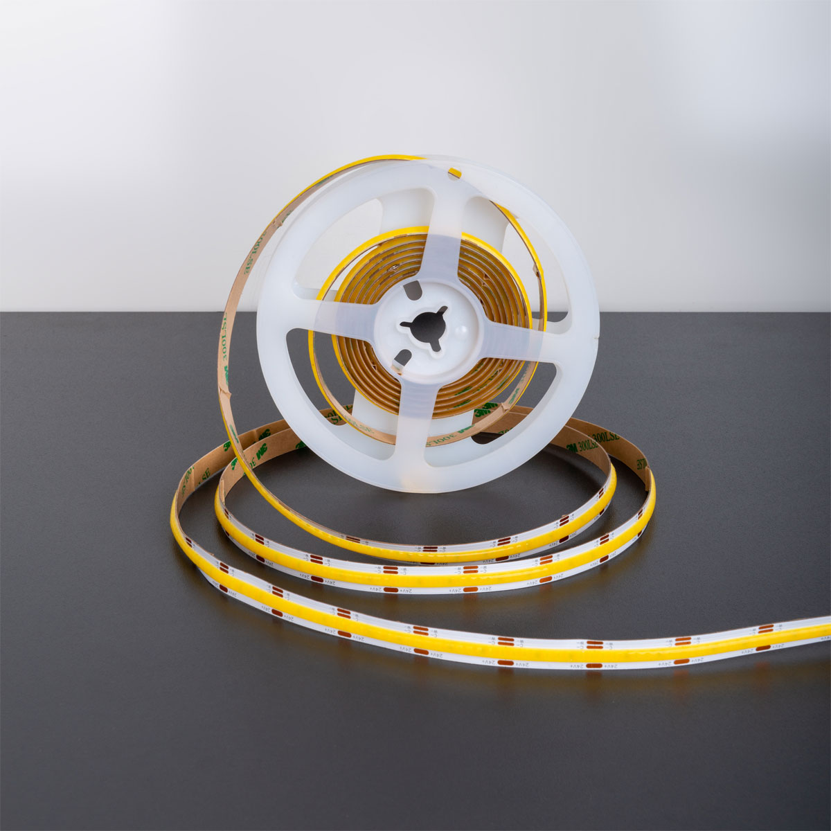 LED Stripe Manty KS weiss LxBxH:LxBxH 300x0,8x0,2cm dimmbar Bild 7