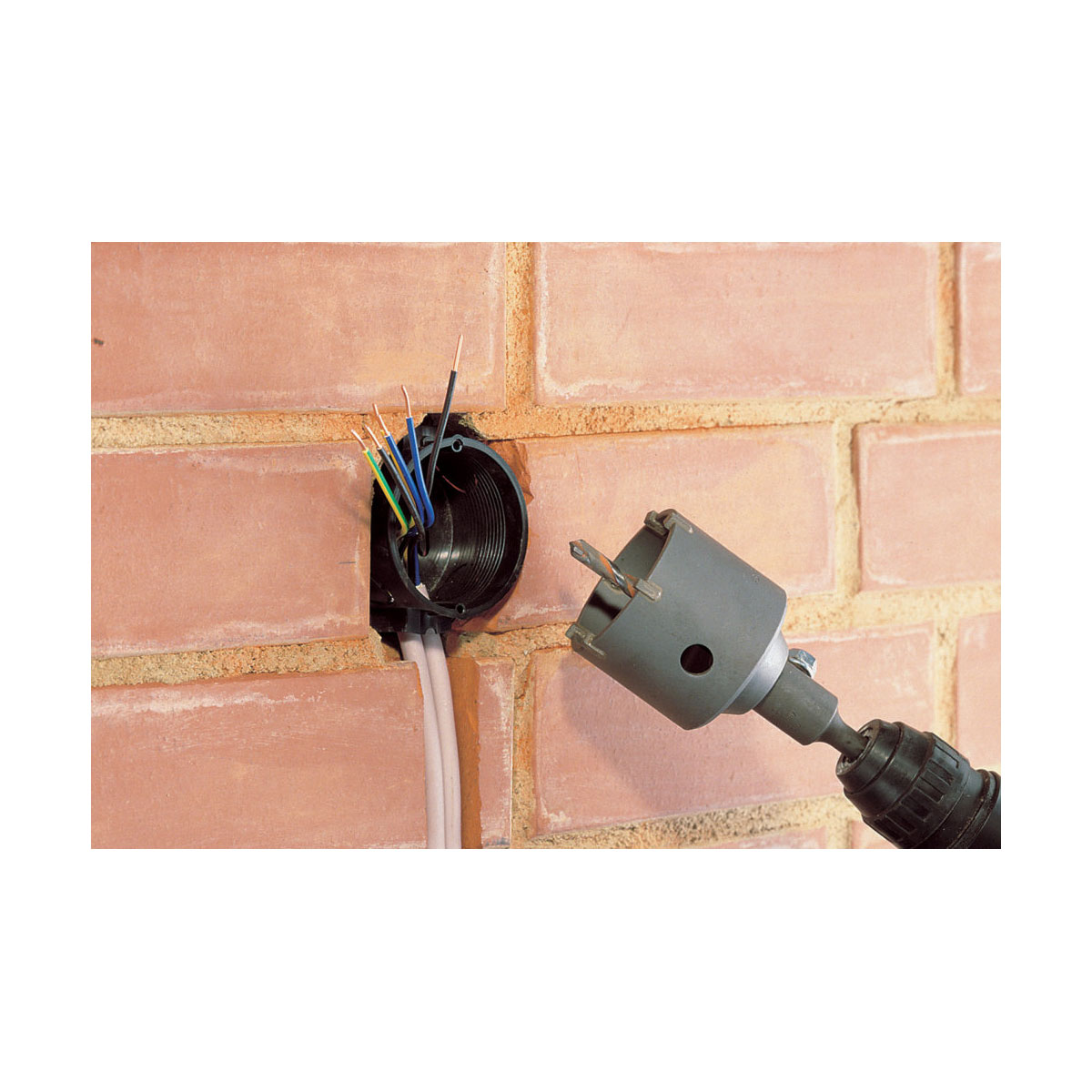 Wolfcraft  Bohrkrone hartmetallbestückt mit Spanndorn SDS-plus Durchmesser 68 mm Bild 2