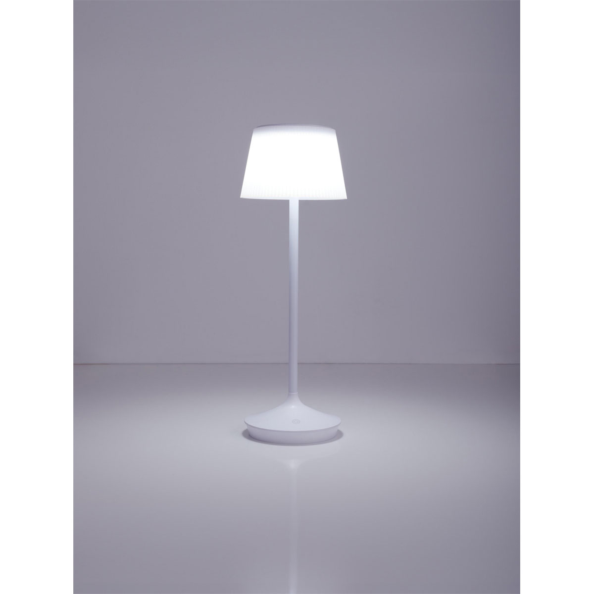 näve Solar-Tischleuchte Emmi weiß mit Akku 13x13x38cm dimmbar Bild 4