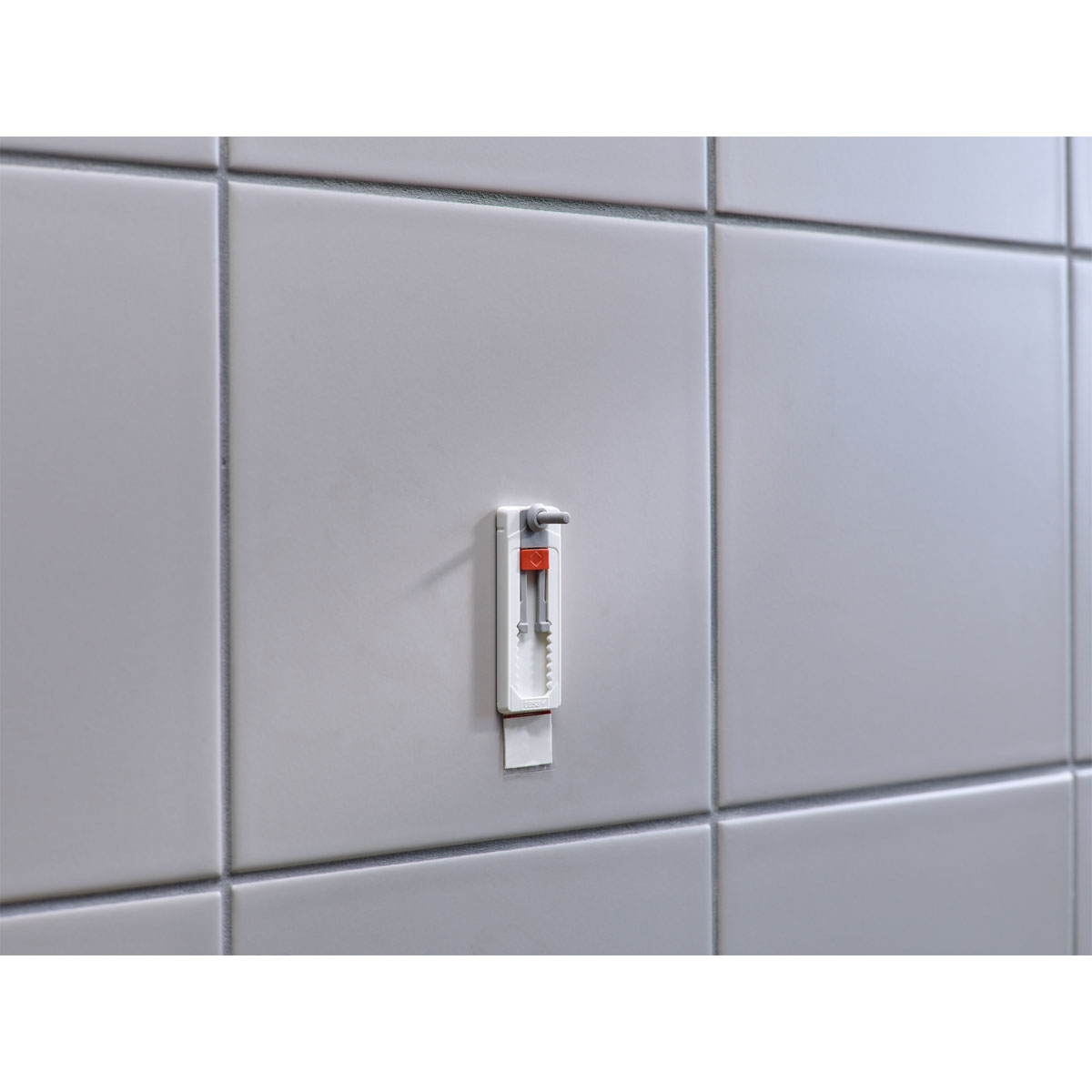 Tesa Klebeschraube für Fliesen verstellbar 2 Stück Traglast 2 x 3 kg Bild 3