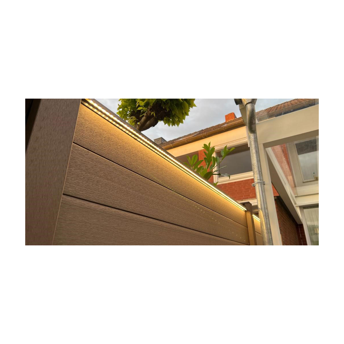 LyghtUp LED-Leuchtleiste für WPC- und Aluzäune 173,3 cm silber Bild 8
