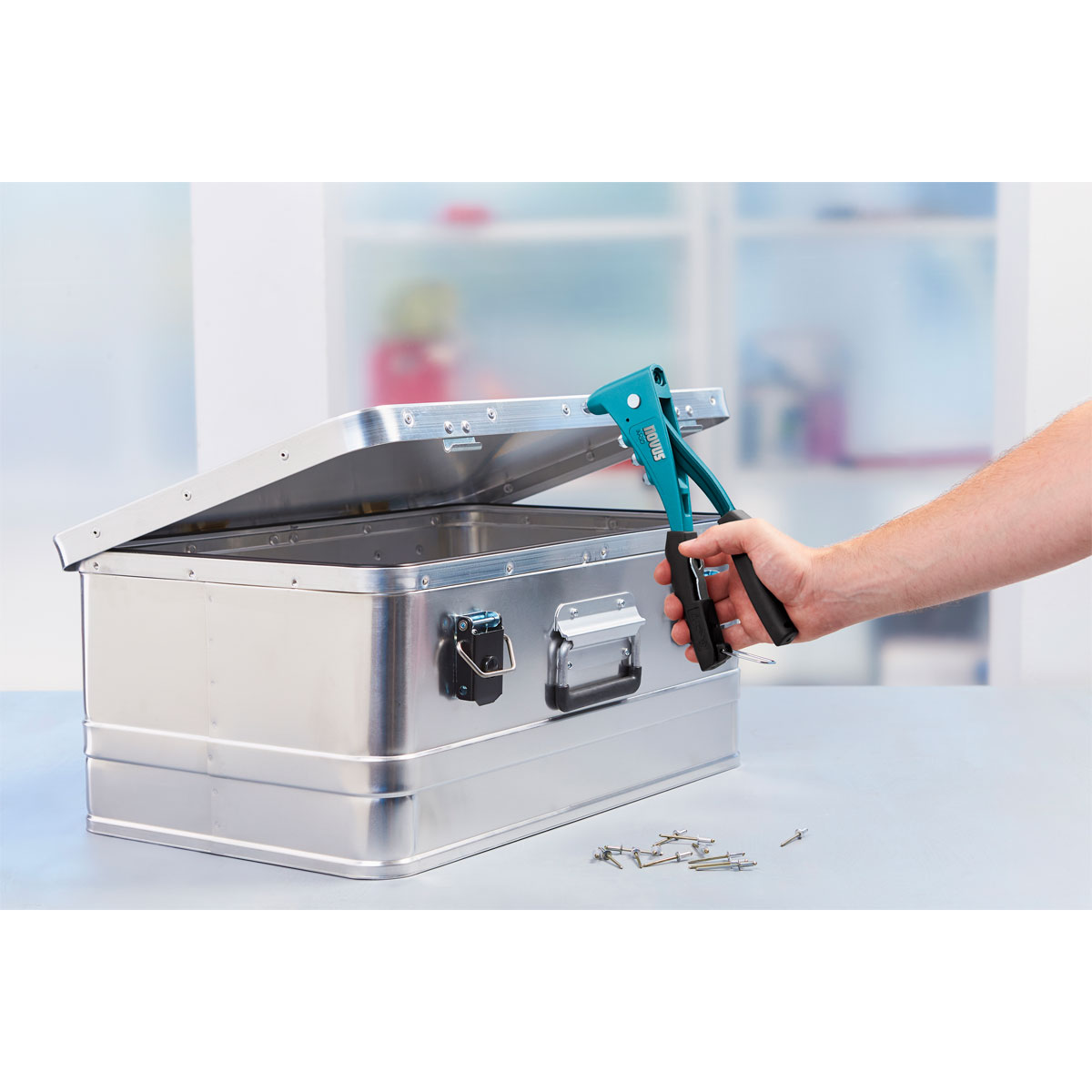 Novus Blindnietzange N-30, robuste Futterbacken Bild 3