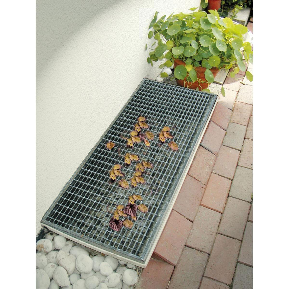 Schellenberg Lichtschacht-Gitter Sauberer Lichtschacht Aluminium 50 x 125 cm Bild 4