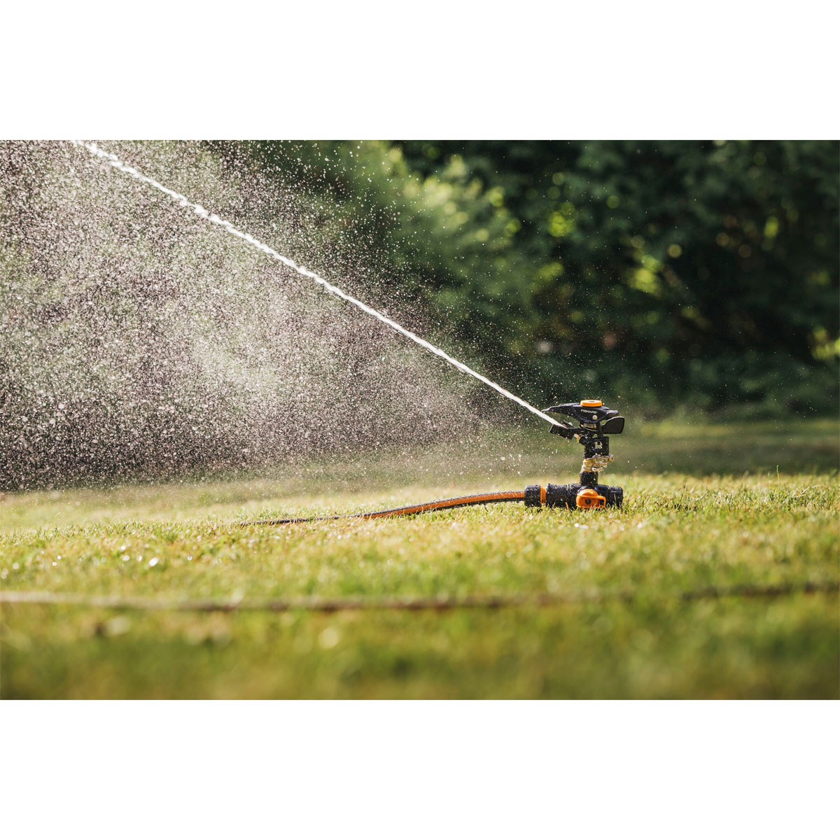 Fiskars Gartenregner mit Erdspieß und On/Off Funktion pulsierend Bild 2