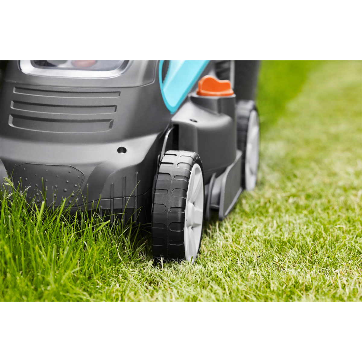 Gardena  Akku-Rasenmäher-Set Power Max 32/36 V P4A mit Akku 4-teilig Bild 4