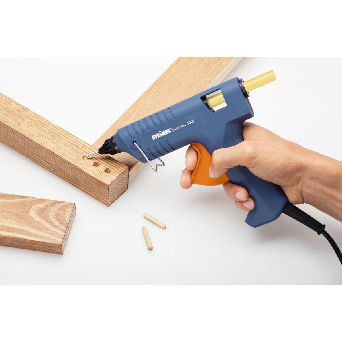 Steinel Heißklebepistole Gluematic 3002 inkl 3 Klebesticks Bild 5