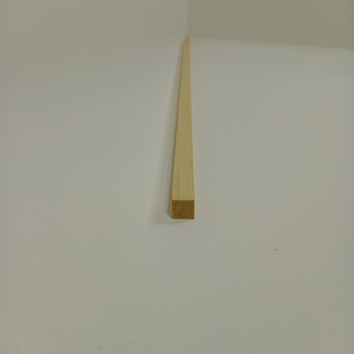 Modelbauleiste Quadrat „Kiefer“ 14x14x1000 mm