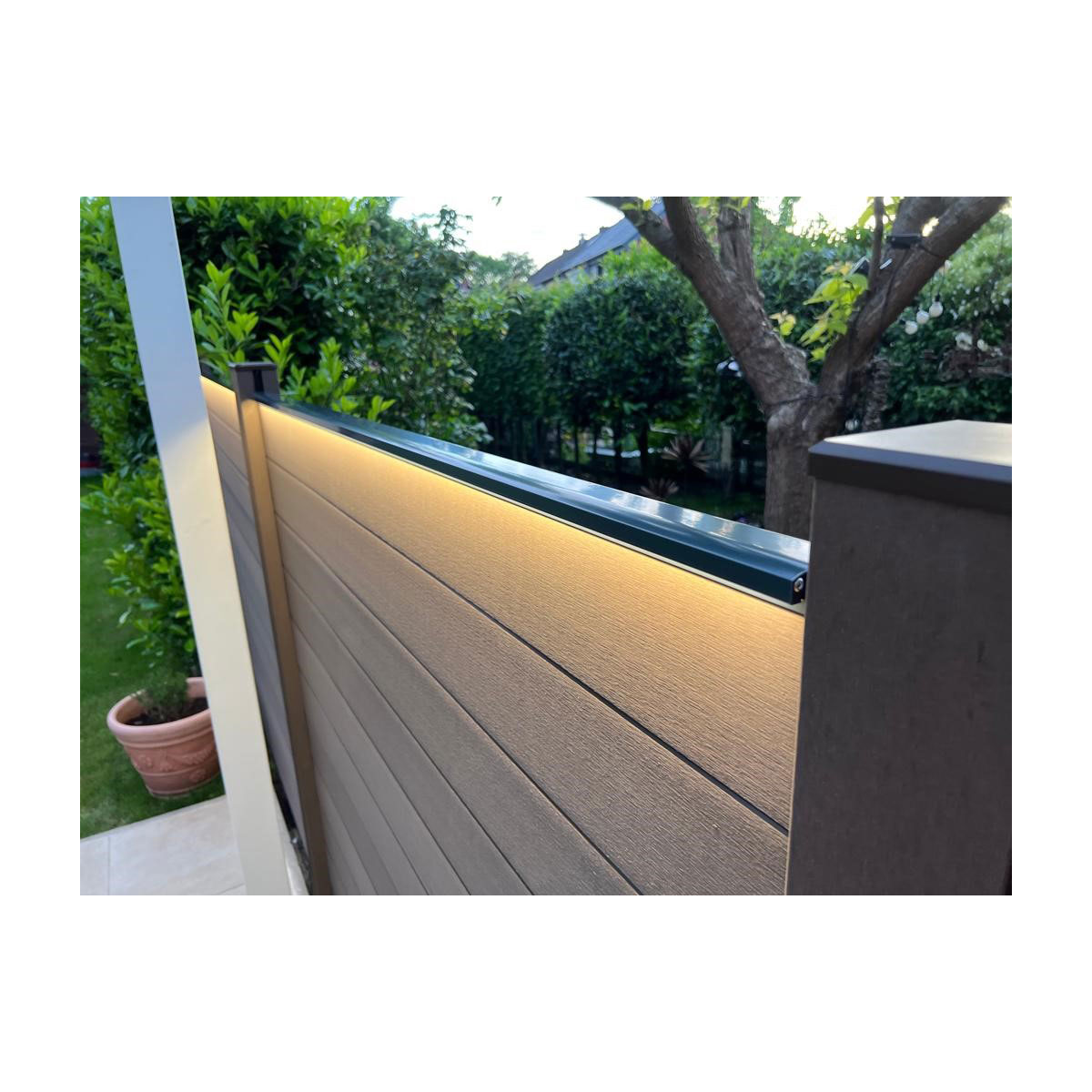 LyghtUp LED-Leuchtleiste für WPC- und Aluzäune 173,3 cm silber Bild 9