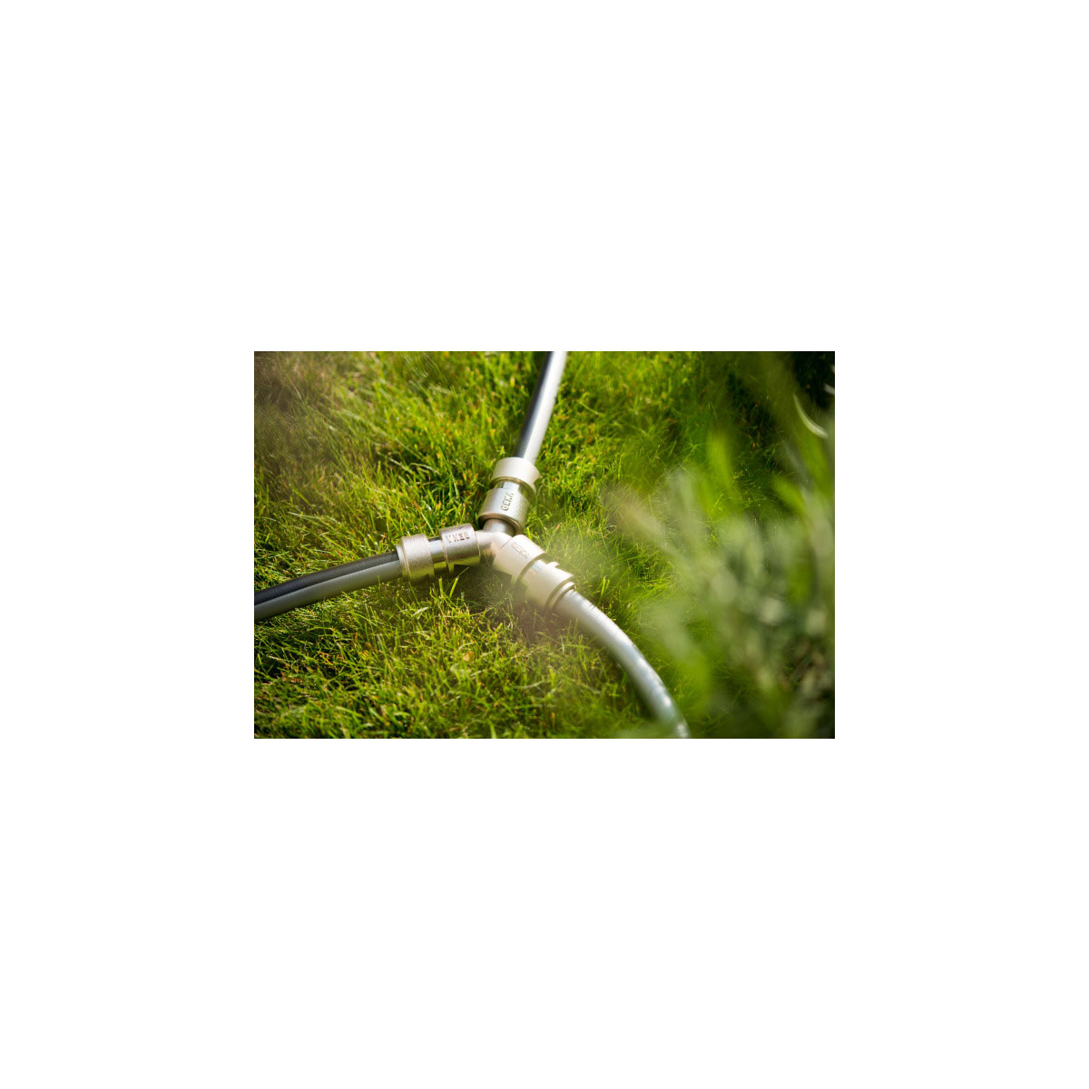 GEKA  Y-Abzweigstecker vernickelt Bild 2