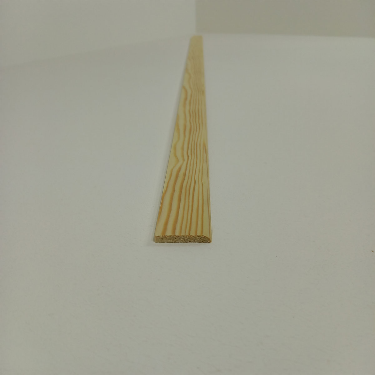 Sockelleiste „Kiefer“ 5x30x1000 mm