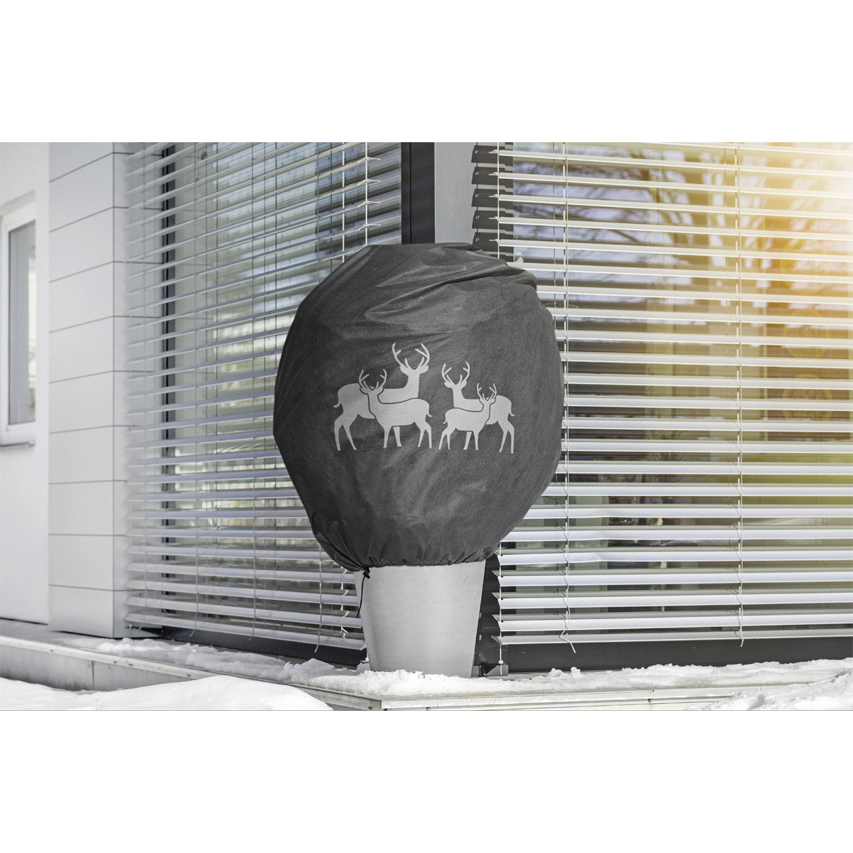 Windhager Deko-Vlieshaube Protect Hirsch XL 1,1 m x 1,1 m Bild 3