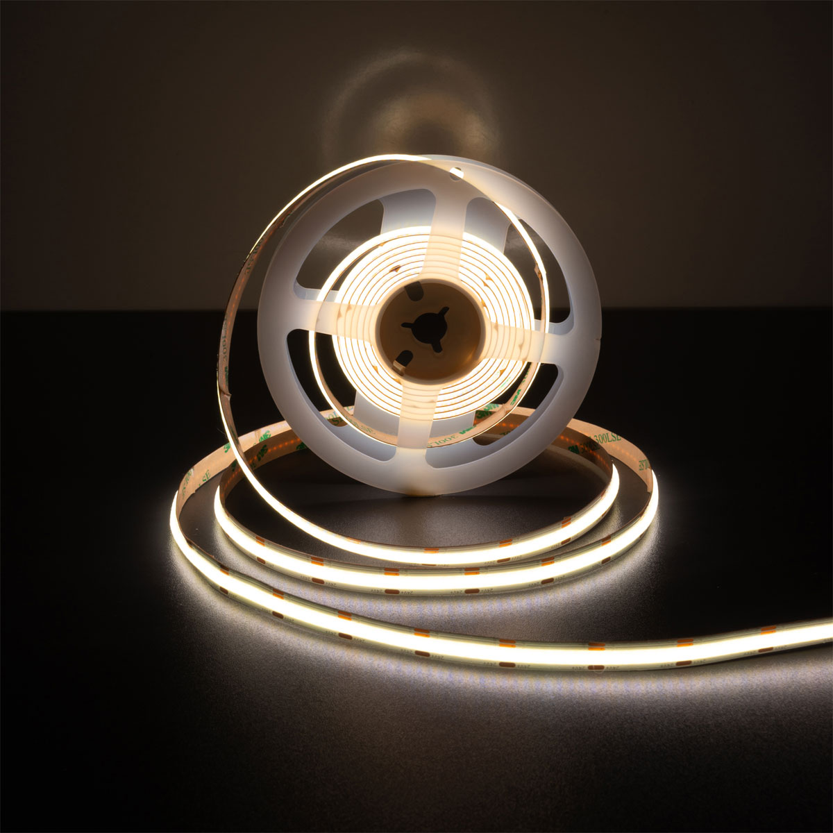 LED Stripe Manty KS weiss LxBxH:LxBxH 300x0,8x0,2cm dimmbar Bild 4